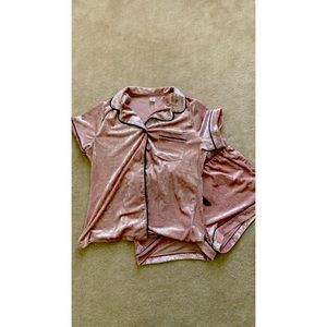 Pj velvet set